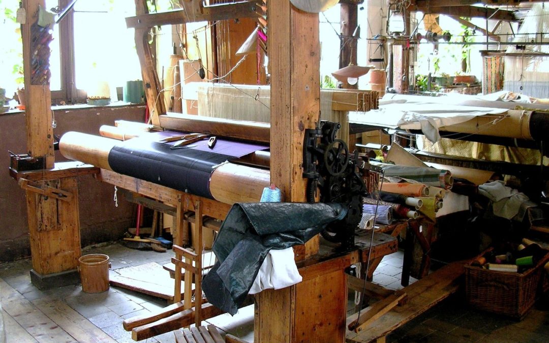 Connaissez-vous l’atelier familial de tissage à bras du célèbre maître tisseur Georges Mattelon?