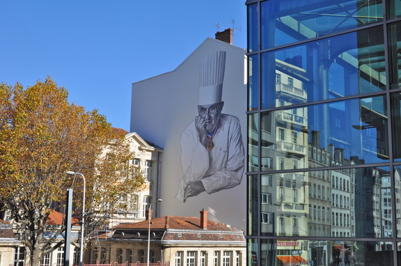 Photo du mur peint Paul Bocuse à Lyon Crédit : Michel Djaoui