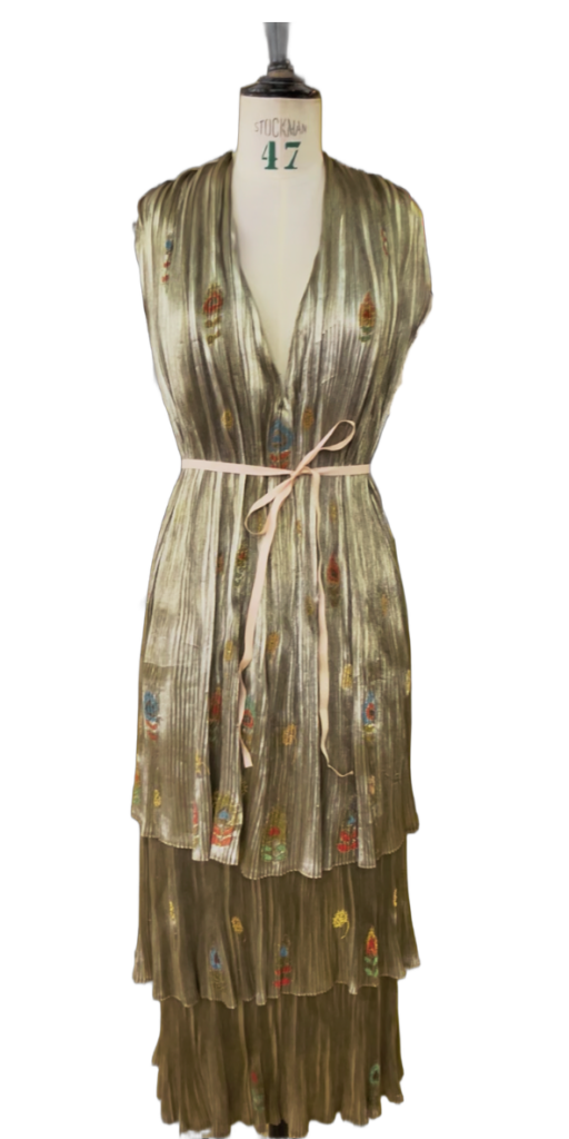Robe du soir pour madame de Bligny de Paul Poiret, plissé lamé argent et soie